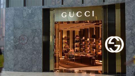 stipendio medio commesso gucci|Come lavorare da Gucci: requisiti e candidatura .